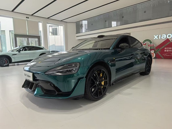 Ang Autobase ay nagdadala ng mga retiradong test drive na kotse upang malalim na linangin ang mga umuusbong na merkado sa Middle East, Russia, at Africa